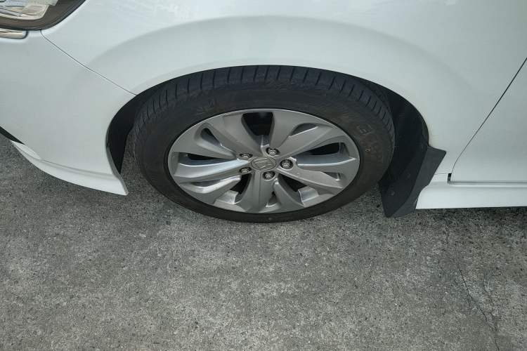 Used Honda Jade 2017 1.8L automatic Comfort version 5 seats