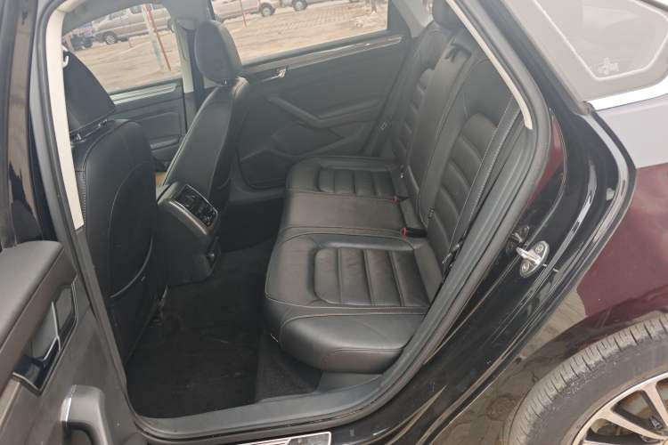 Used Volkswagen Passat 2017 330TSI DSG Luxury Edition
