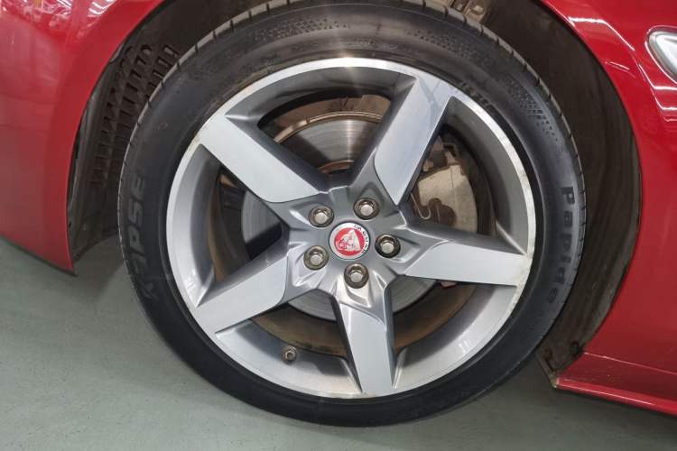 Used Jaguar XE 2015 2.0T 200 PS R-Sport