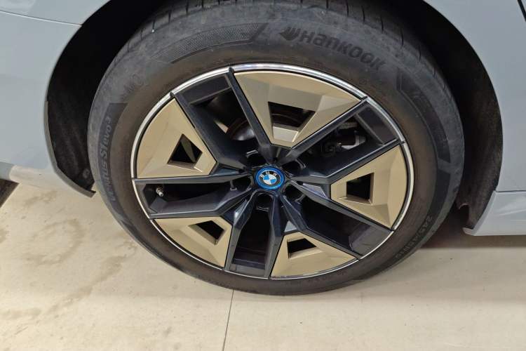 Used BMW i5 2024 eDrive 35L Prestige Luxury Package
