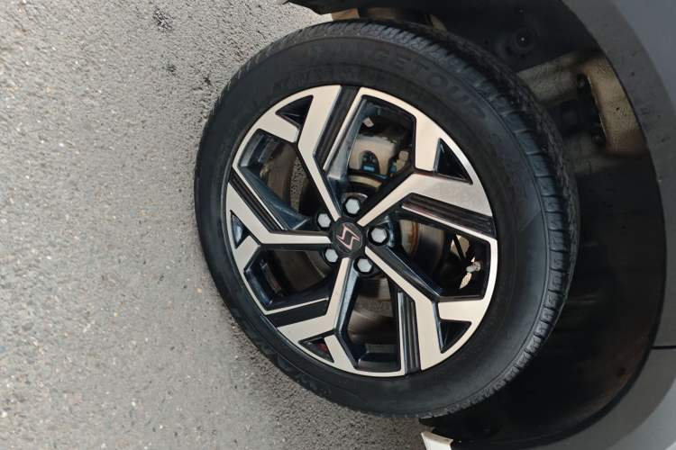 Used SOL X8 2021 300T DCT Luxury Smart Connect Edition 6 Seats
