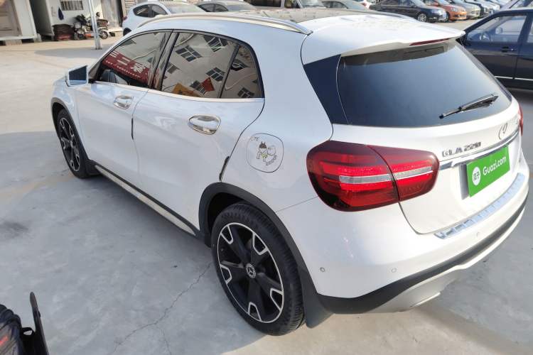 Used Mercedes-Benz GLA 2017 GLA 220 4MATIC Fashion Model