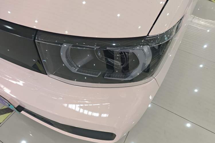 Used Wuling Hongguang MINIEV 2021 Macaron Fashion Model Lithium Iron Phosphate