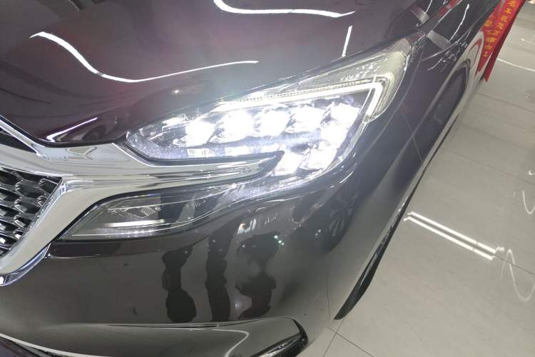 Used Buick GL8 2022 Avenir Aivia 7-Seater Deluxe Edition
