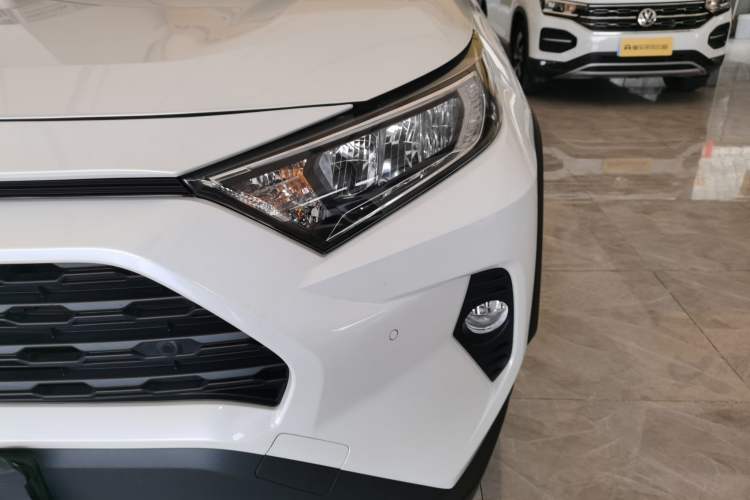 Used Toyota RAV4 2022 2.0L CVT 4x4 Style Plus Edition
