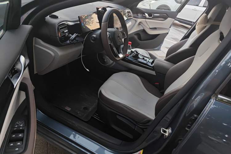 Used BYD Qin PLUS 2024 HONOR Edition DM-i 55KM Leading Model
