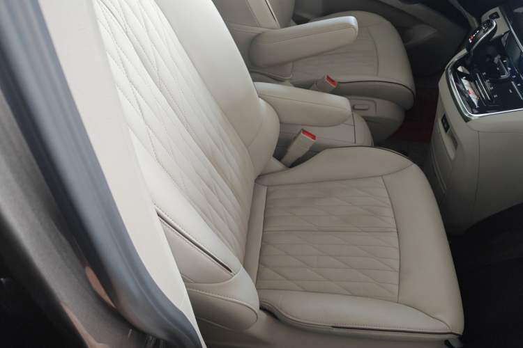 Used Buick GL8 2021 Land Cruiser Executive 652T Premium Model
