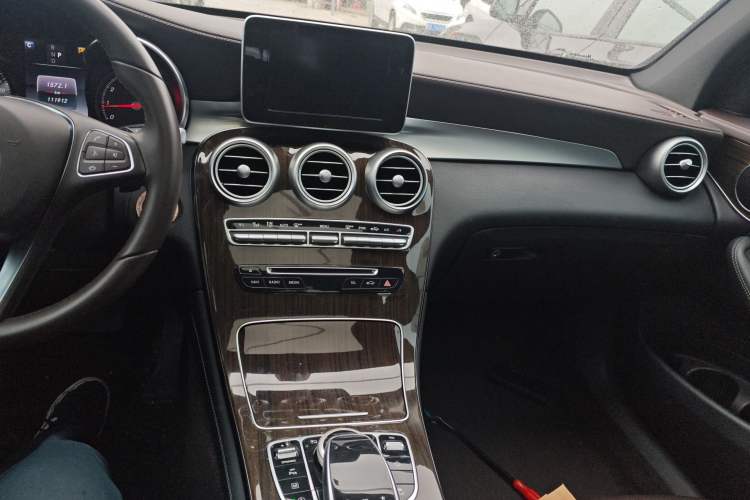 Used Mercedes-Benz GLC 2019 GLC 260 L 4MATIC Dynamic Model