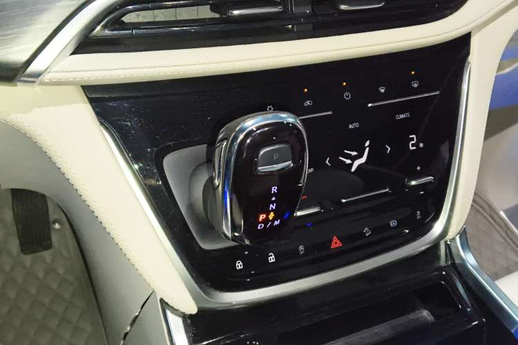 Used Buick GL8 2022 ES Landtrek 653T Comfort Edition