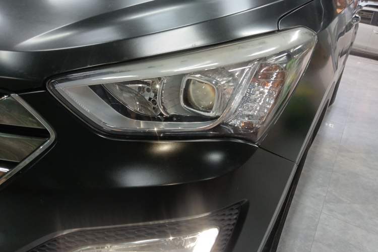 Used Hyundai Santa Fe 2013 2.4L Automatic Two-Wheel Drive Smart Version
