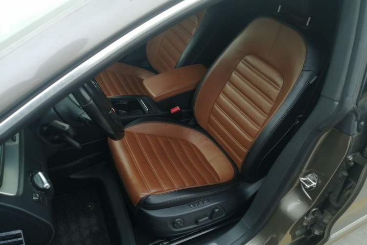 Used Volkswagen FAW-Volkswagen CC 2013 2.0 TSI Luxury Model
