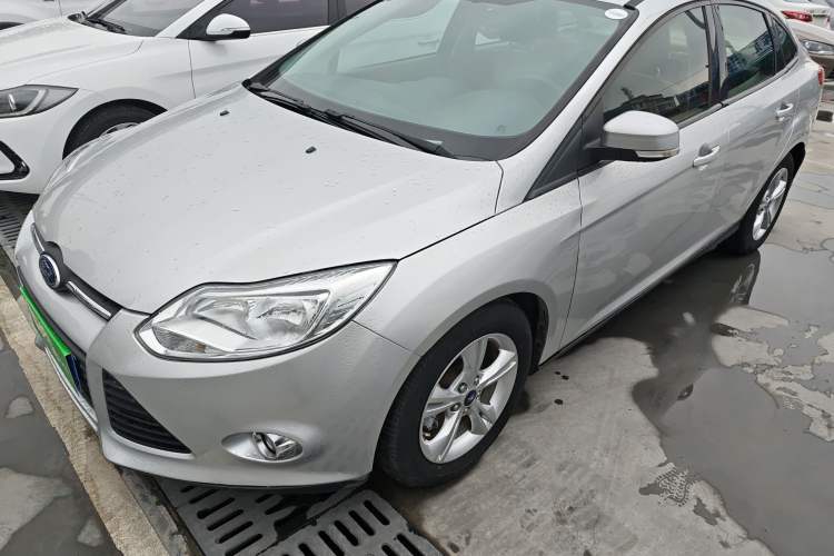 Used Ford Focus 2012 Sedan 1.6L Manual Fashion Edition
