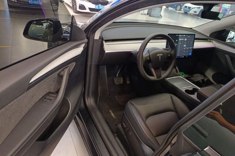 Used Tesla Model Y 2024 Rear-Wheel-Drive Version