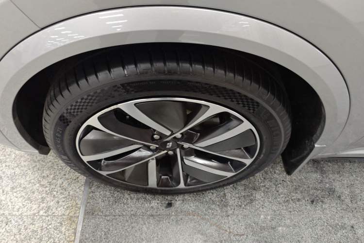 Used Li Auto L9 2022 Max model