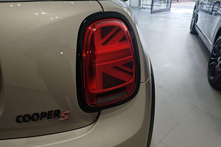 Used  MINI 2022 2.0T COOPER S Artist