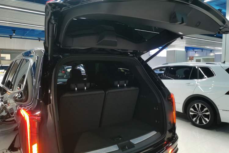 Used Cadillac XT6 2022 2.0T Six-Seater Four-Wheel Drive Luxury Version