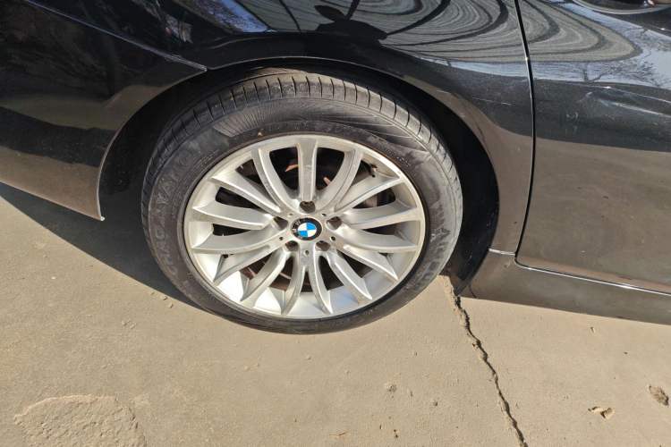 Used BMW 5 Series 2014 525Li Luxury Design Package
