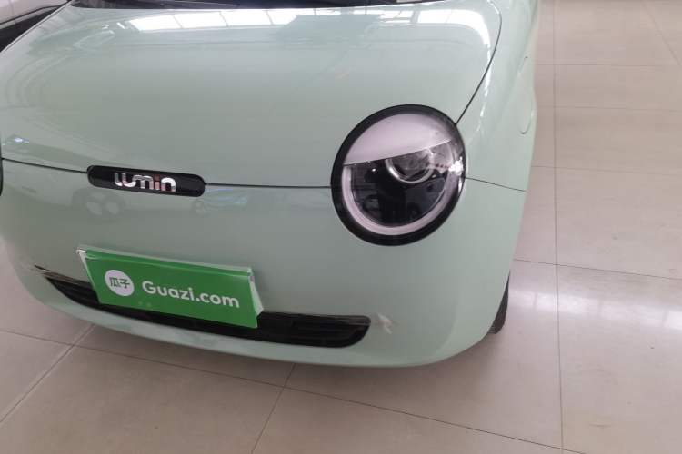 Used  Lumin 2025 210 km Fragrant Edition
