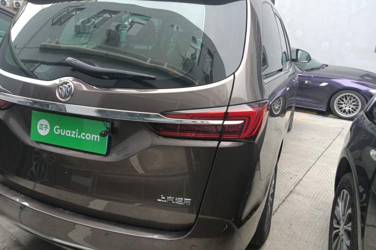 Used Buick GL8 2023 Land Executive Class Comfort Model
