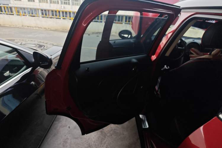 Used  Countryman 2014 1.6L COOPER Fun
