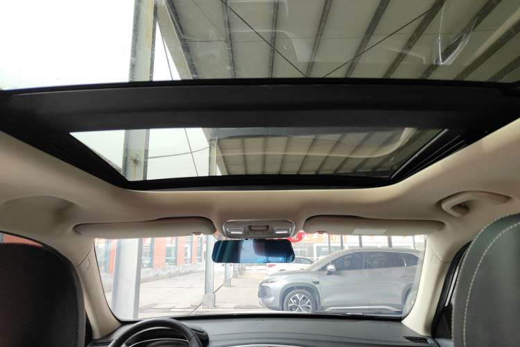 Used Geely Auto Emgrand X7 Sport 2020 1.8TD DCT Two-Wheel Drive Smart Connect 4G-Enabled Version
