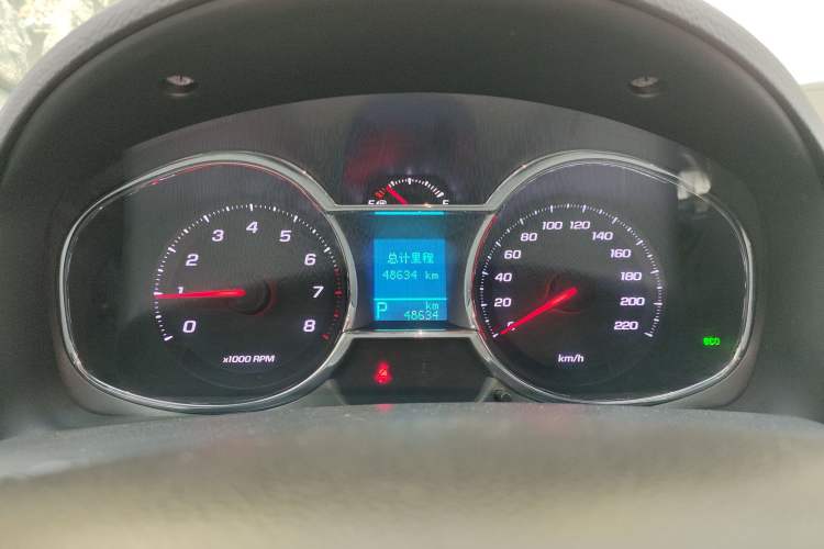 Used Chevrolet Captiva 2015 2.4L 4x4 Flagship Edition 7-Seater
