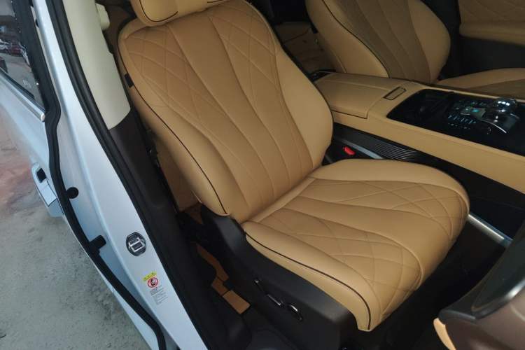 Used Denza D9 2024 DM-i 980 Four-Wheel Drive Prestige Model