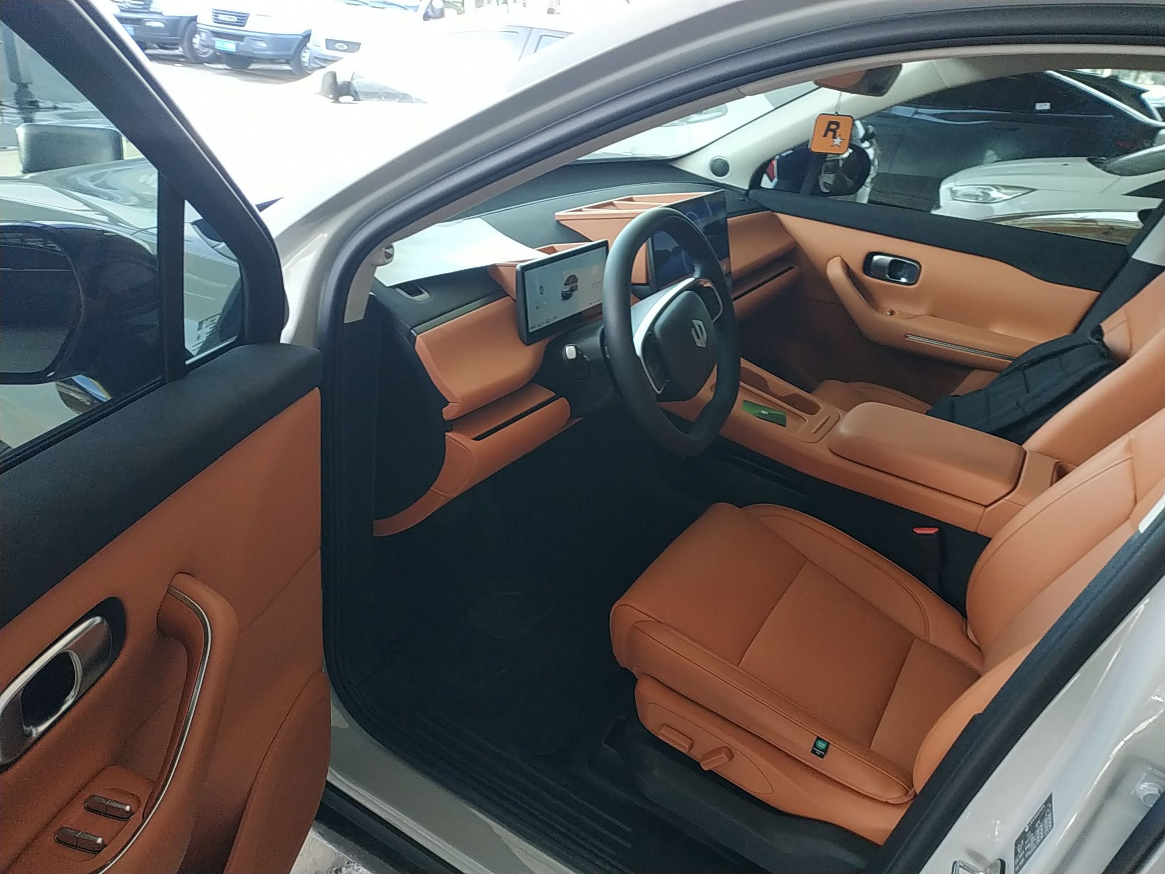 Переднее сиденье в автомобиле