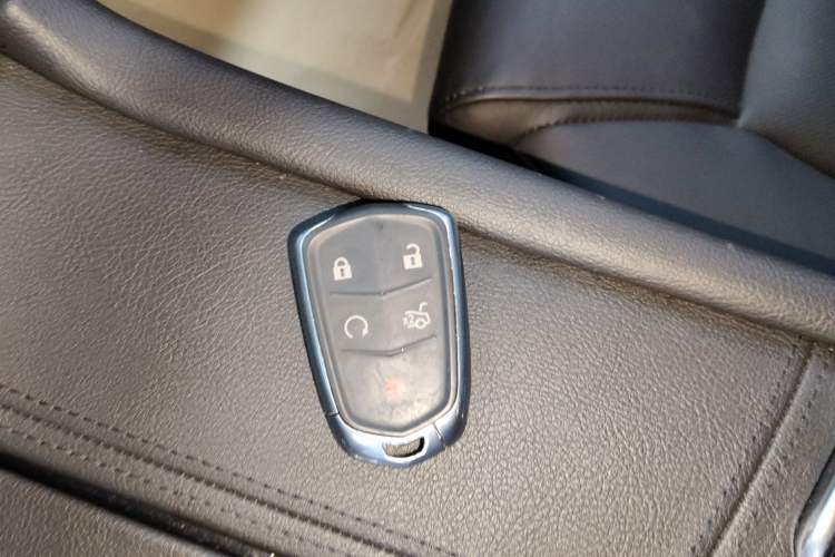 Used Cadillac XT5 2017 Anniversary Edition 25T Luxury Model
