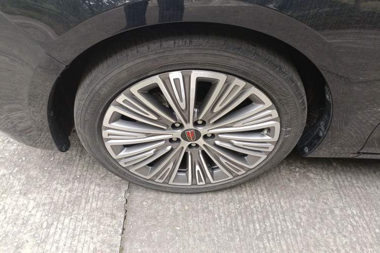 Used Hongqi H5 2022 Classic Model Facelift 1.8T Automatic Smart Connect Flagship Edition
