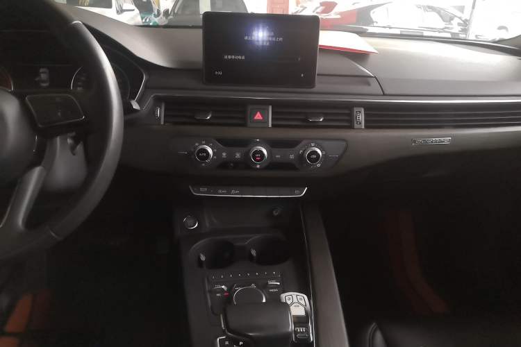 Used Audi A4L 2017 Plus 40 TFSI Ambition Model
