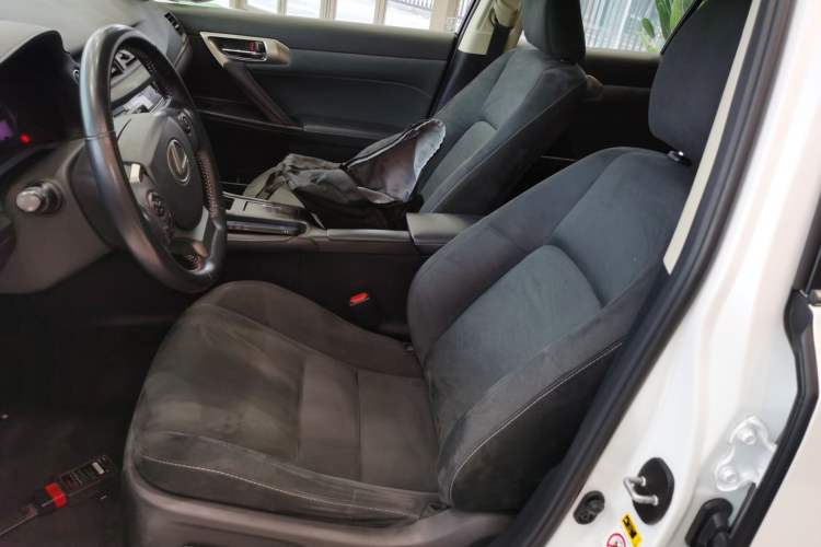 Used Lexus CT 2017 CT200h Elite Edition Monotone China VI