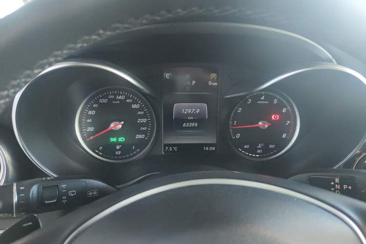 Used Mercedes-Benz GLC 2018 GLC 260 4MATIC Luxury Model
