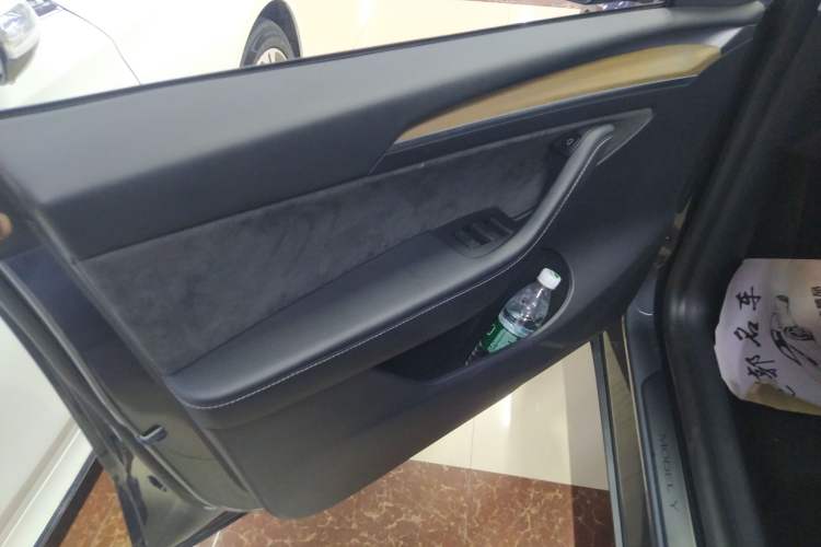 Used Tesla Model Y 2021 Standard Range Rear-Wheel Drive Version
