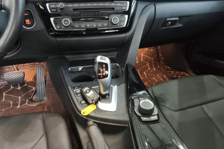 Used BMW 3 Series 2017 320Li Fashion Model
