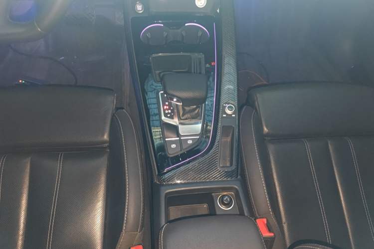 Used Audi A4L 2022 40 TFSI Luxury Dynamic Model
