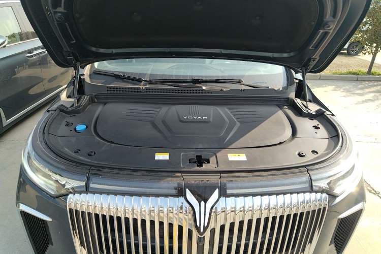 Used VOYAH Dream 2025 PHEV Four-Wheel-Drive Flagship Kunpeng Edition
