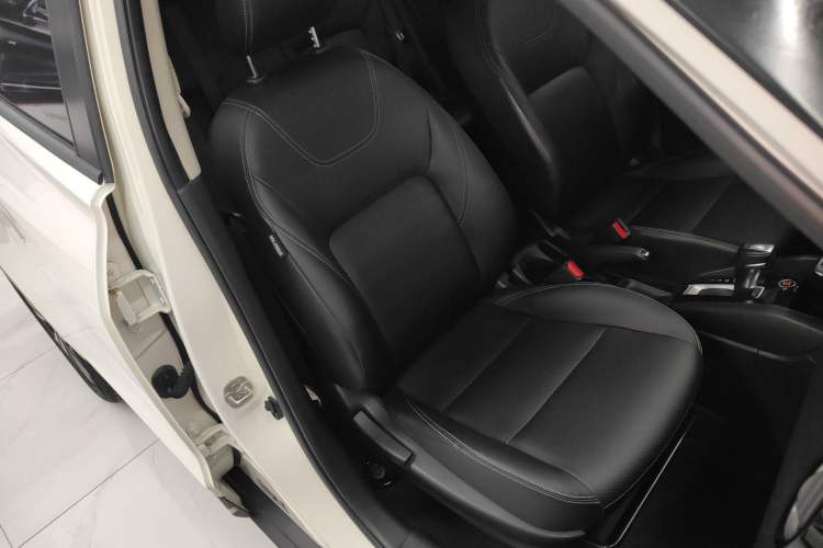 Used Nissan Kicks 2020 1.5L XV CVT Smart Connect Luxury Edition
