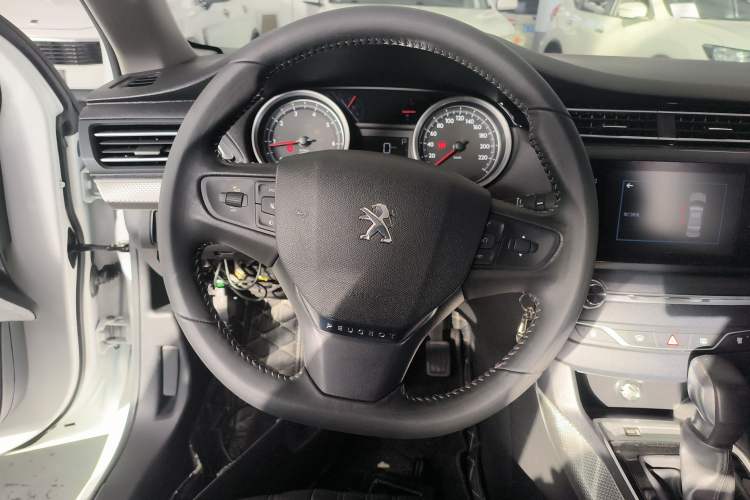 Used Peugeot 408 2019 360THP Automatic Luxury Edition China VI Standard
