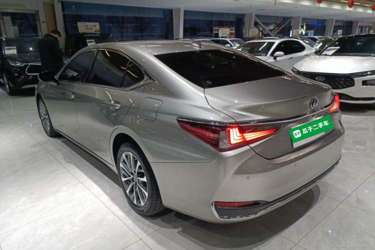 Used Lexus ES 2022 200 Excellence Edition
