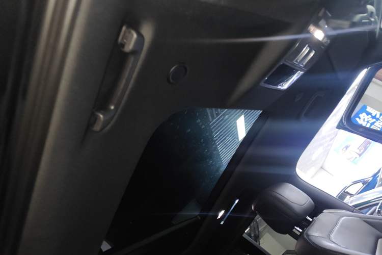 Used Land Rover Defender 2023 90 2.0T P300 X-DYNAMIC HSE