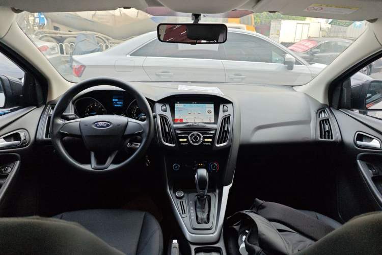 Used Ford Focus 2017 Hatchback 1.6L Automatic Comfort Plus SmartDrive Edition
