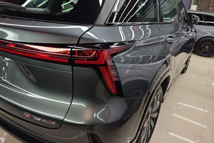 Used Changan CS75 PLUS 2024 3rd Generation Champion Edition 1.5T Intelligent Drive Dynamic Model
