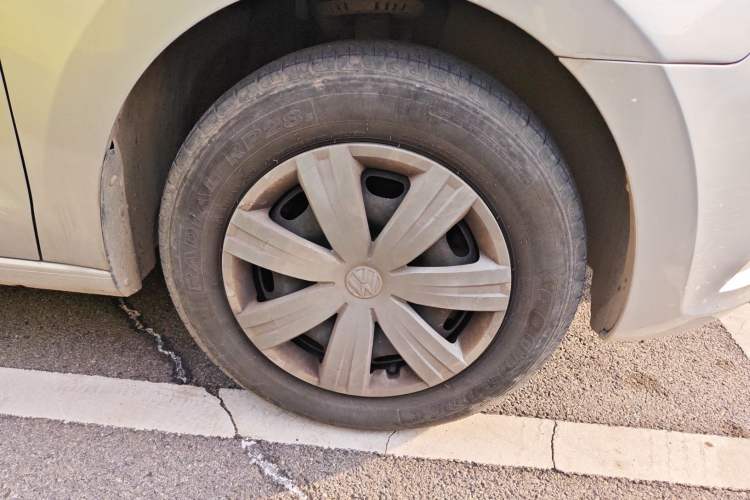 Used Volkswagen Jetta 2015 1.6L Automatic Fashion Model
