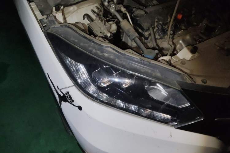 Used Honda Vezel 2015 1.8L CVT 2WD Luxury Model
