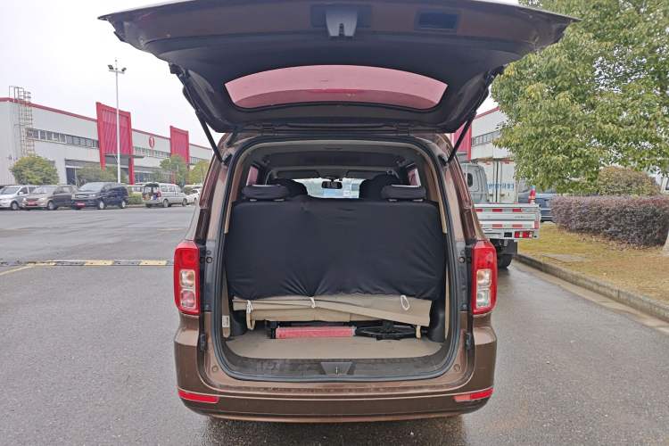 Used Wuling Hongguang 2019 1.5L S Standard Version China VI LAR
