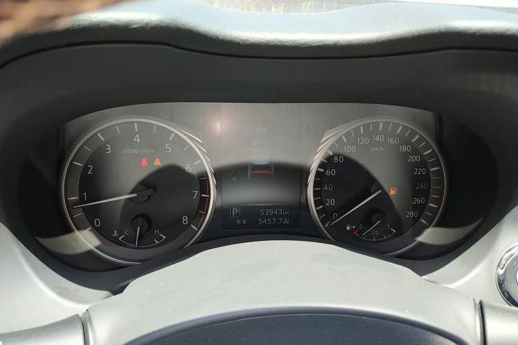 Used Infiniti Q50L 2018 2.0T Enjoyment Version China VI Standard
