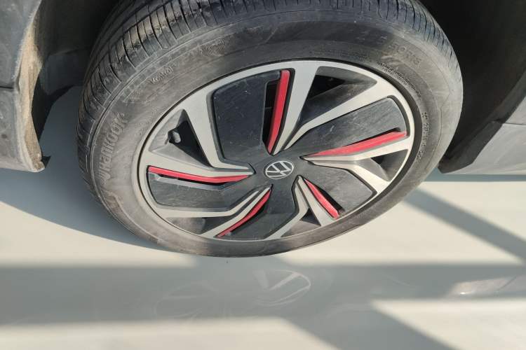 Used Volkswagen Tharu 2024 300TSI Two-Wheel-Drive Moon Luxury Edition