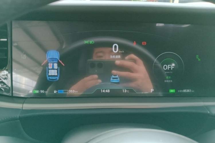 Used VOYAH FREE 2021 Four-Wheel Drive Standard Range-Extended Exclusive Luxury Package
