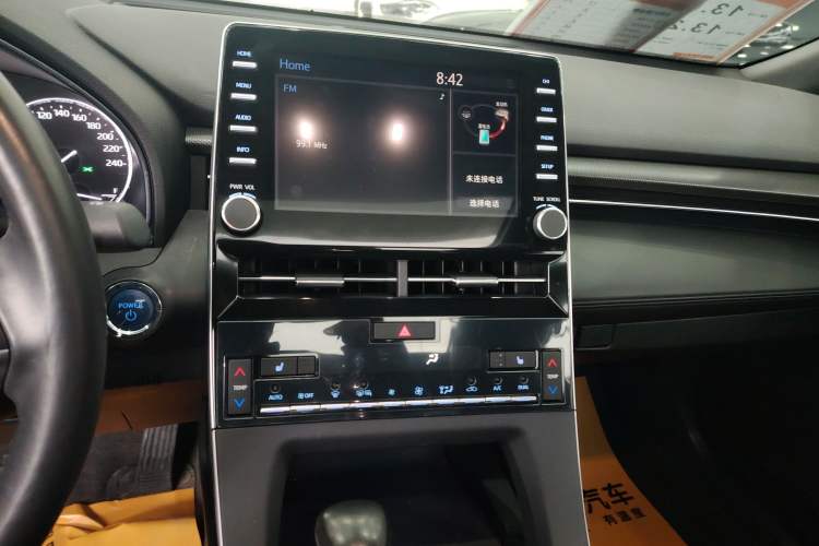 Used Toyota Avalon 2019 Dual-Engine 2.5L XLE Prestige Version China VI Standard
